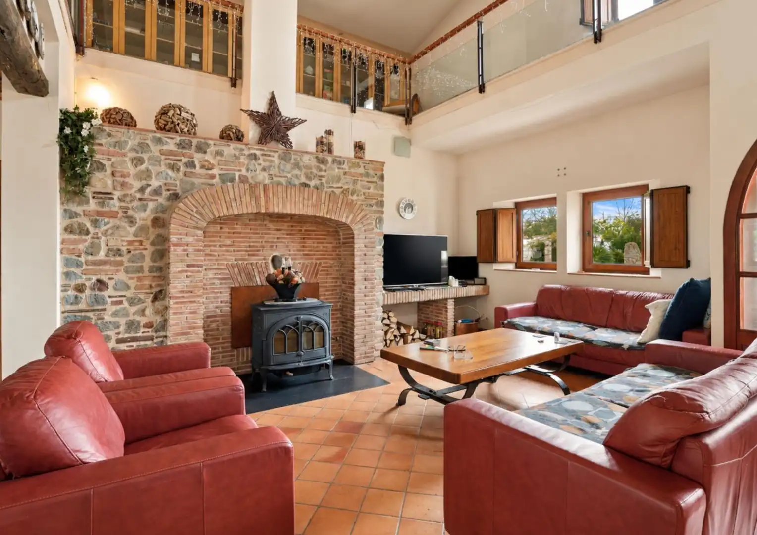 Sala d'estar de Finca rústica en venda en Vilobí d'Onyar amb Jardí privat, Terrassa i Piscina