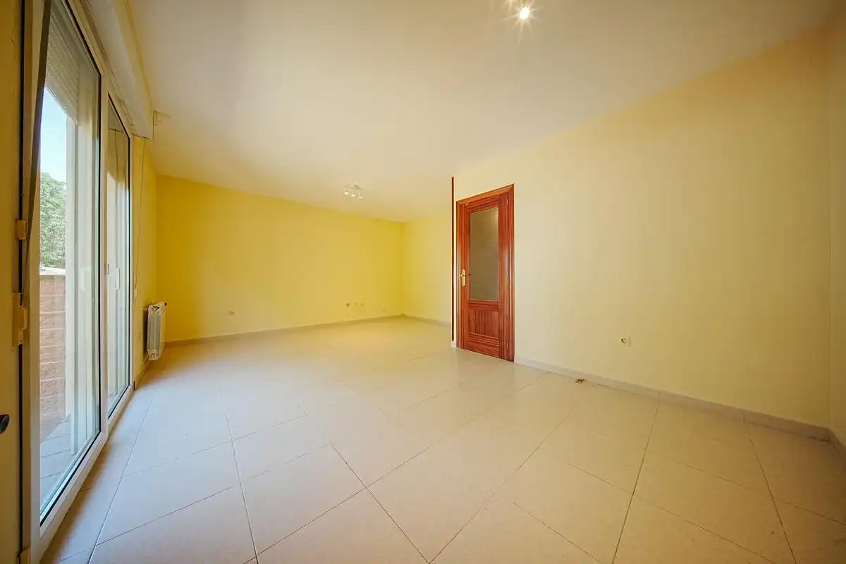 Sala d'estar de Casa adosada en venda en Azuqueca de Henares amb Aire condicionat, Calefacció i Jardí privat