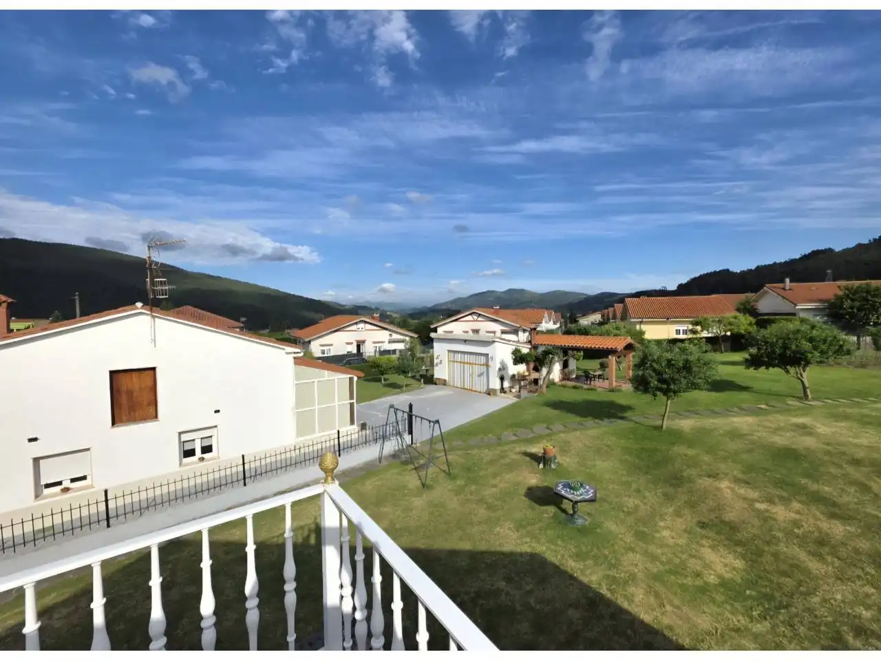 Vista exterior de Casa o chalet en venta en Puente Viesgo con Jardín privado y Amueblado
