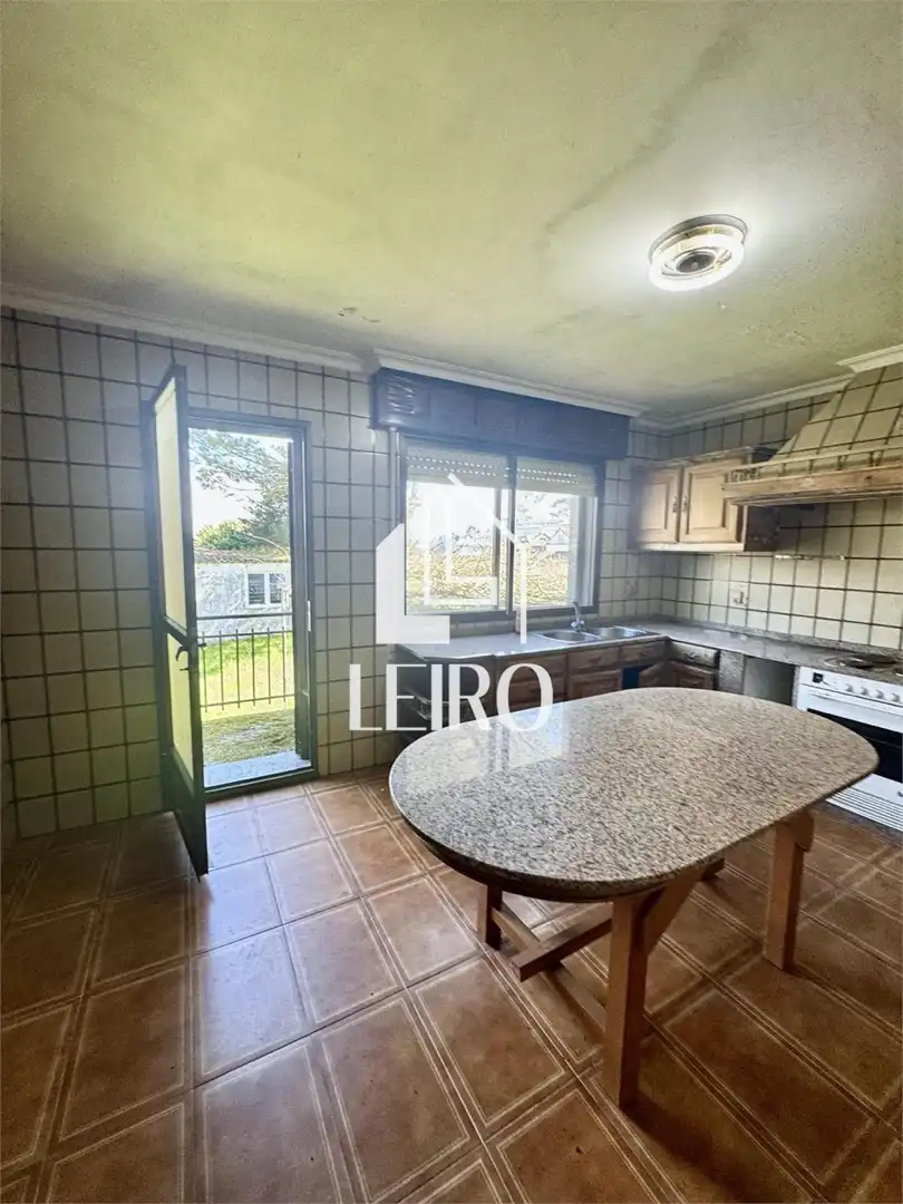 Vista exterior de Casa o xalet en venda en A Illa de Arousa  amb Calefacció