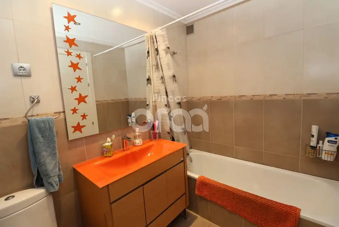 Baño de Piso en venta en Santurtzi  con Calefacción y Balcón