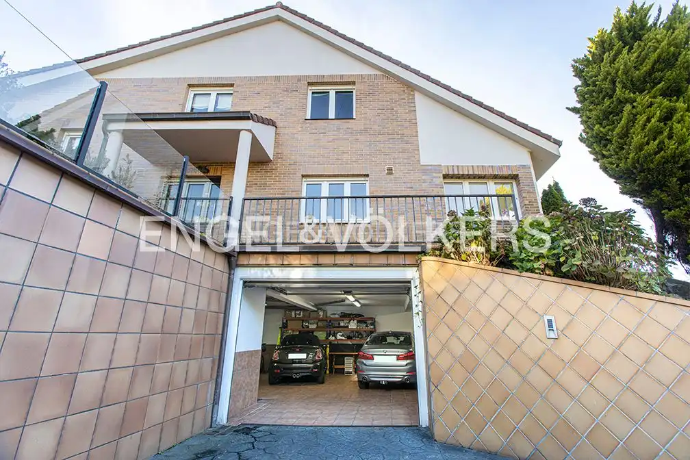 Vista exterior de Casa o chalet en venta en Gijón  con Calefacción, Jardín privado y Terraza
