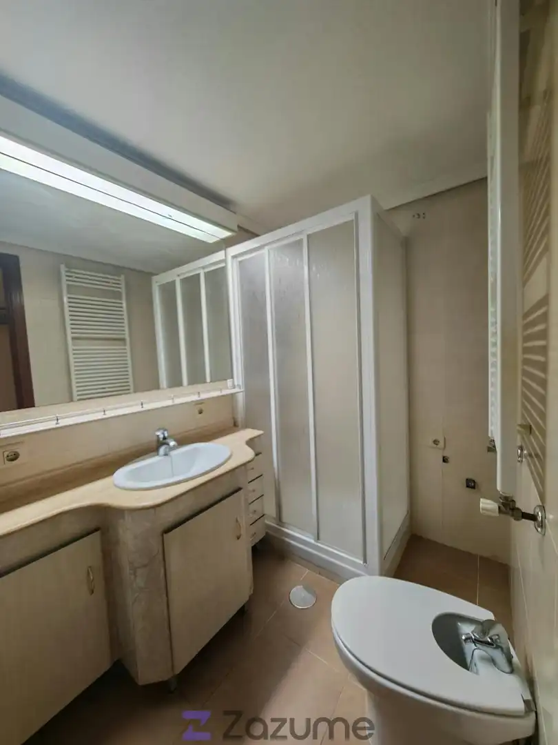 Flat with terrace to rent in C. Alba, imagen 7