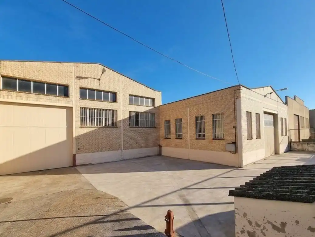 Vista exterior de Local de lloguer en  Logroño amb Aire condicionat i Calefacció