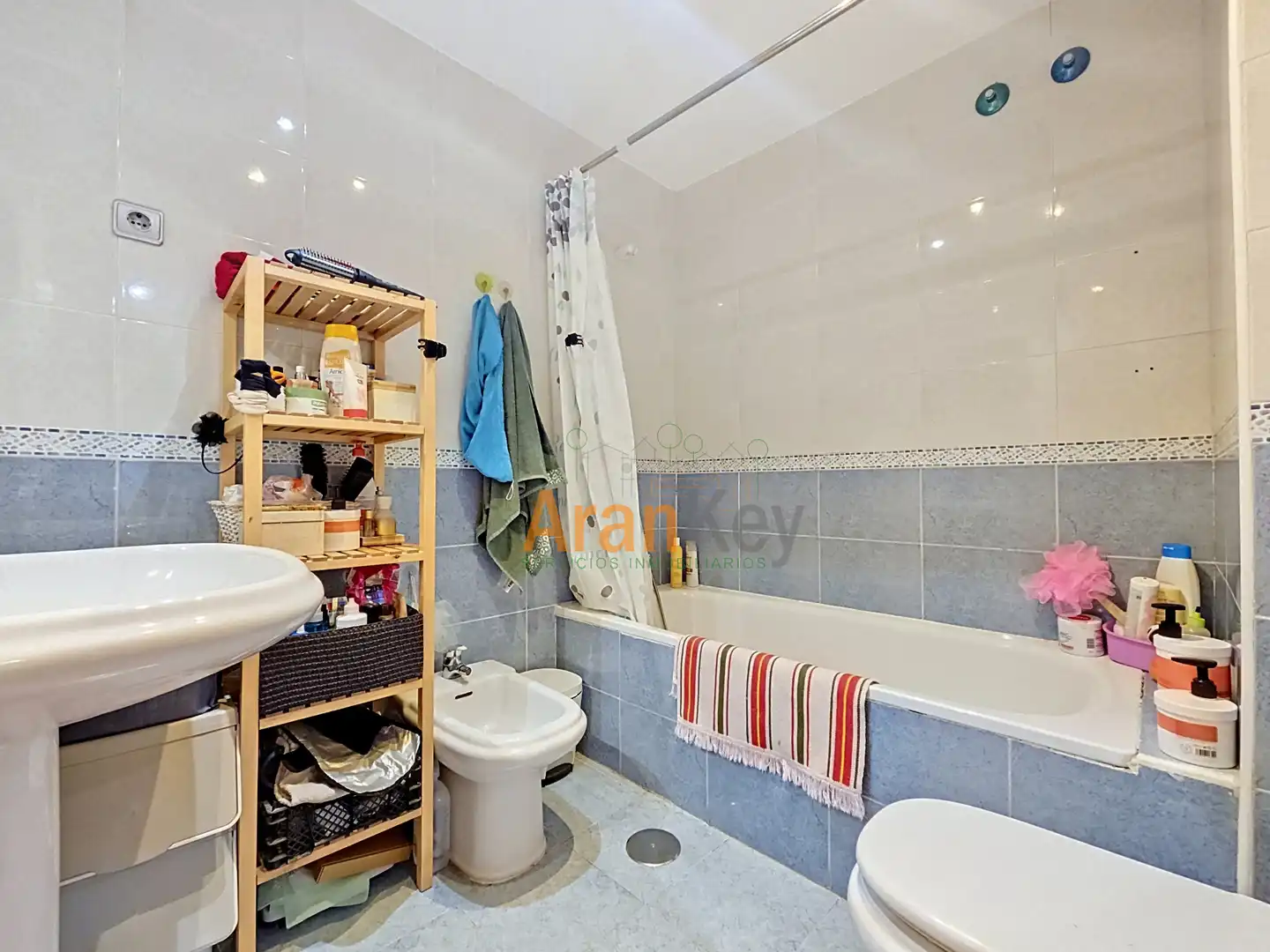 Bathroom of Flat for sale in Aranjuez  with Air Conditioner and Furnished