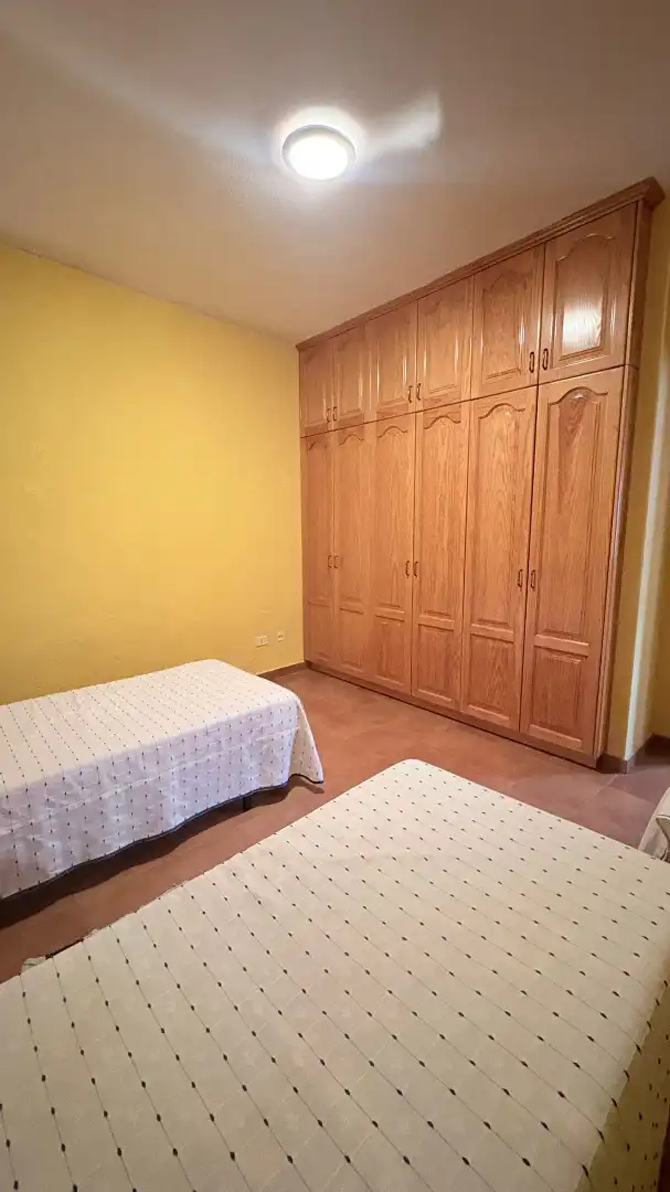 Dormitori de Casa adosada en venda en Santa Brígida amb Jardí privat, Traster i Moblat
