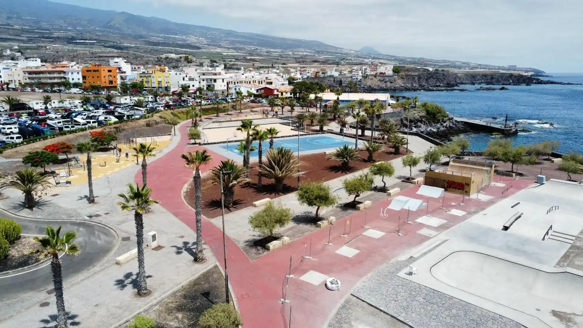 Vista exterior de Dúplex de lloguer en Guía de Isora amb Jardí privat, Traster i Moblat