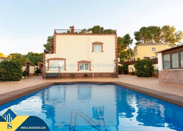 Casa-chalet en Venta en Los Balcones y los Altos