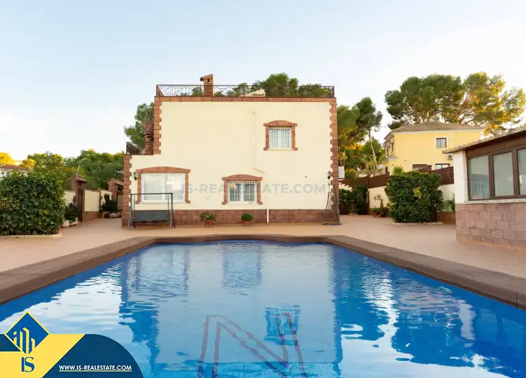 Xalet amb piscina en venda a Orihuela Costa
