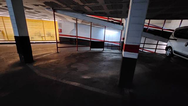 Garaje en Venta en Carrer de la Mina de la Ciutat en Les Roquetes