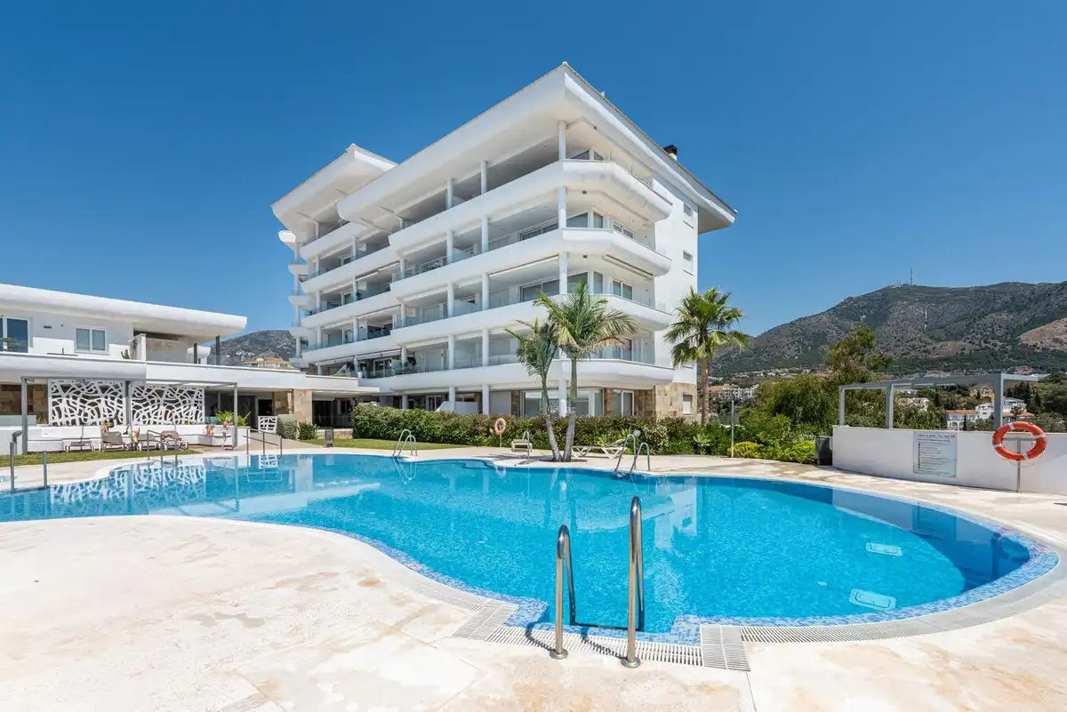 Piscina de Planta baja en venta en Fuengirola con Aire acondicionado, Calefacción y Terraza