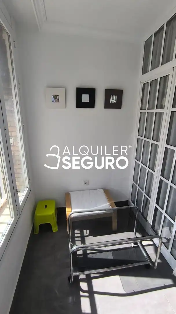 Habitación de Piso de alquiler en Sevilla con Terraza y Amueblado