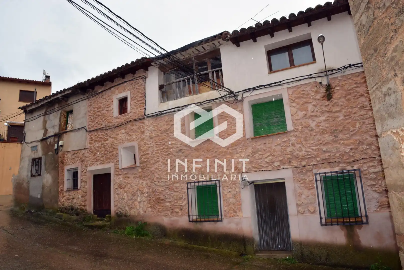 Vista exterior de Casa o chalet en venta en Cifuentes con Terraza