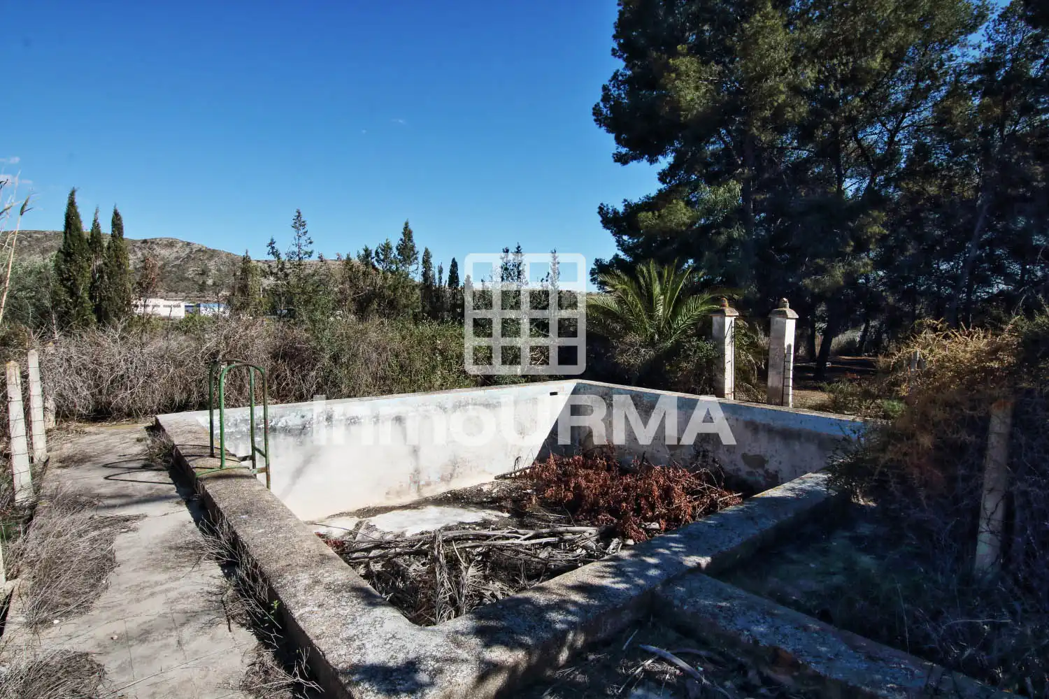 Casa o xalet en venda en Elda amb Jardí privat