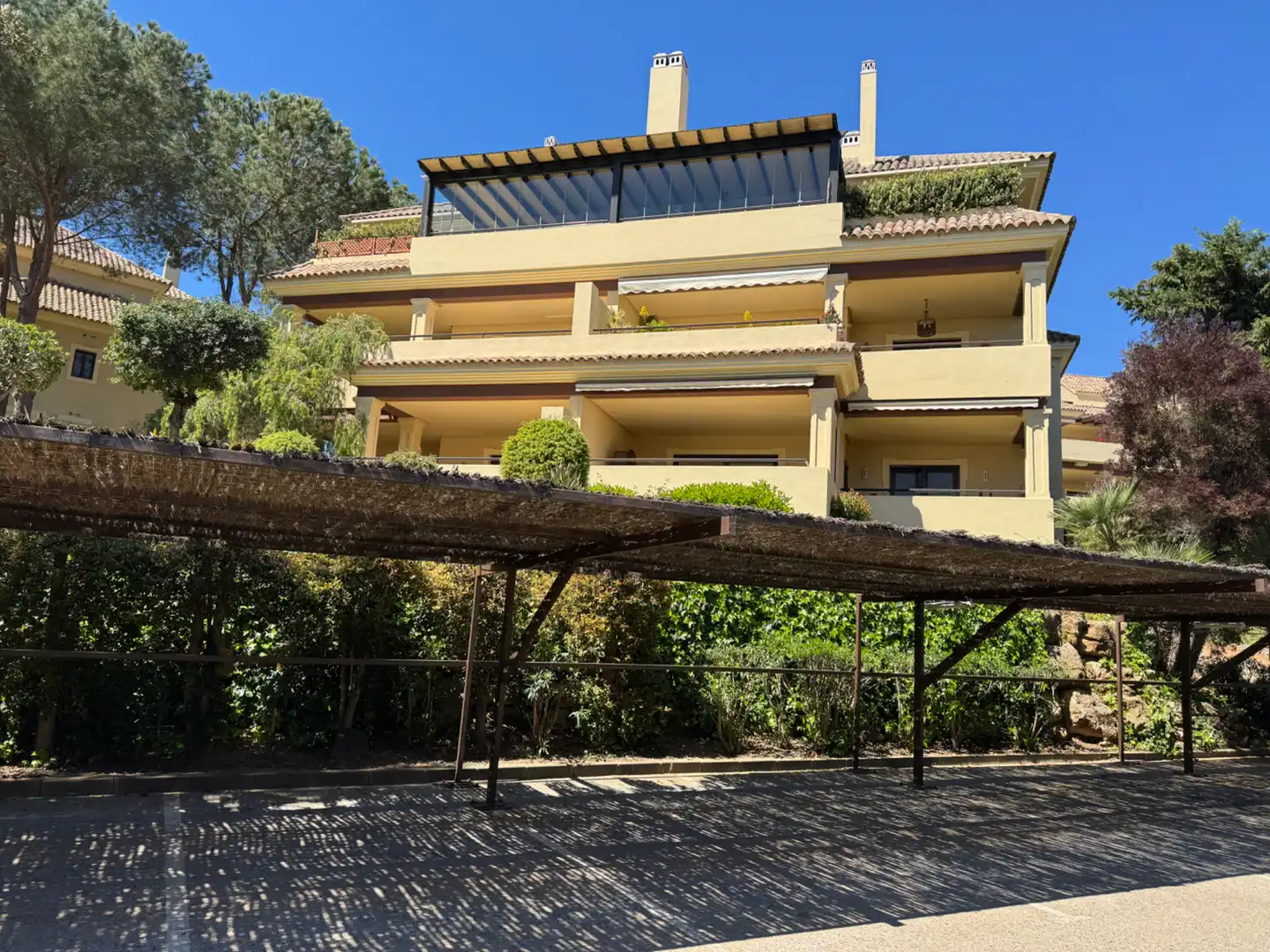 Exterior view of Flat for sale in Sotogrande  with Air Conditioner, Heating and Private garden