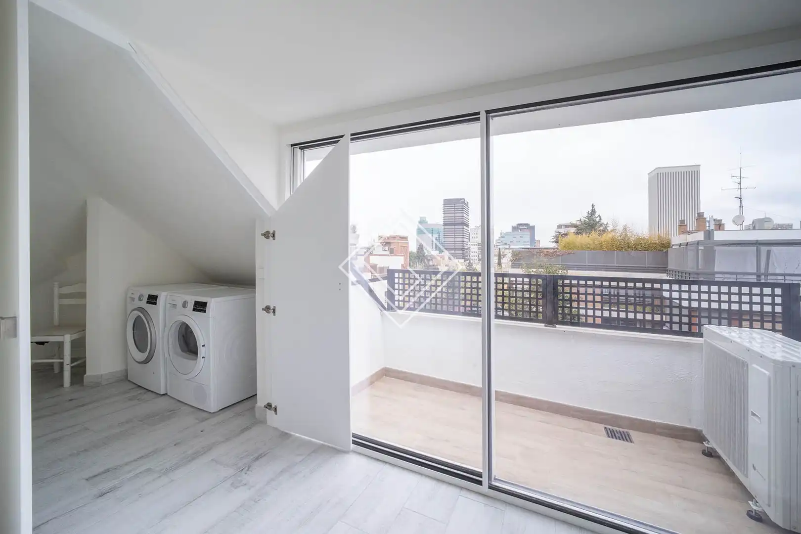 Balcony of Attic for rent in Madrid  with Air Conditioner, Heating and Terrace