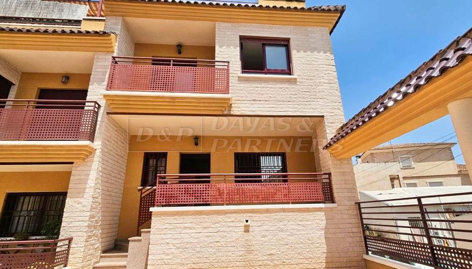 Foto 1 de Casa adosada en venda a Desamparados - Hurchillo - Torremendo, Alicante