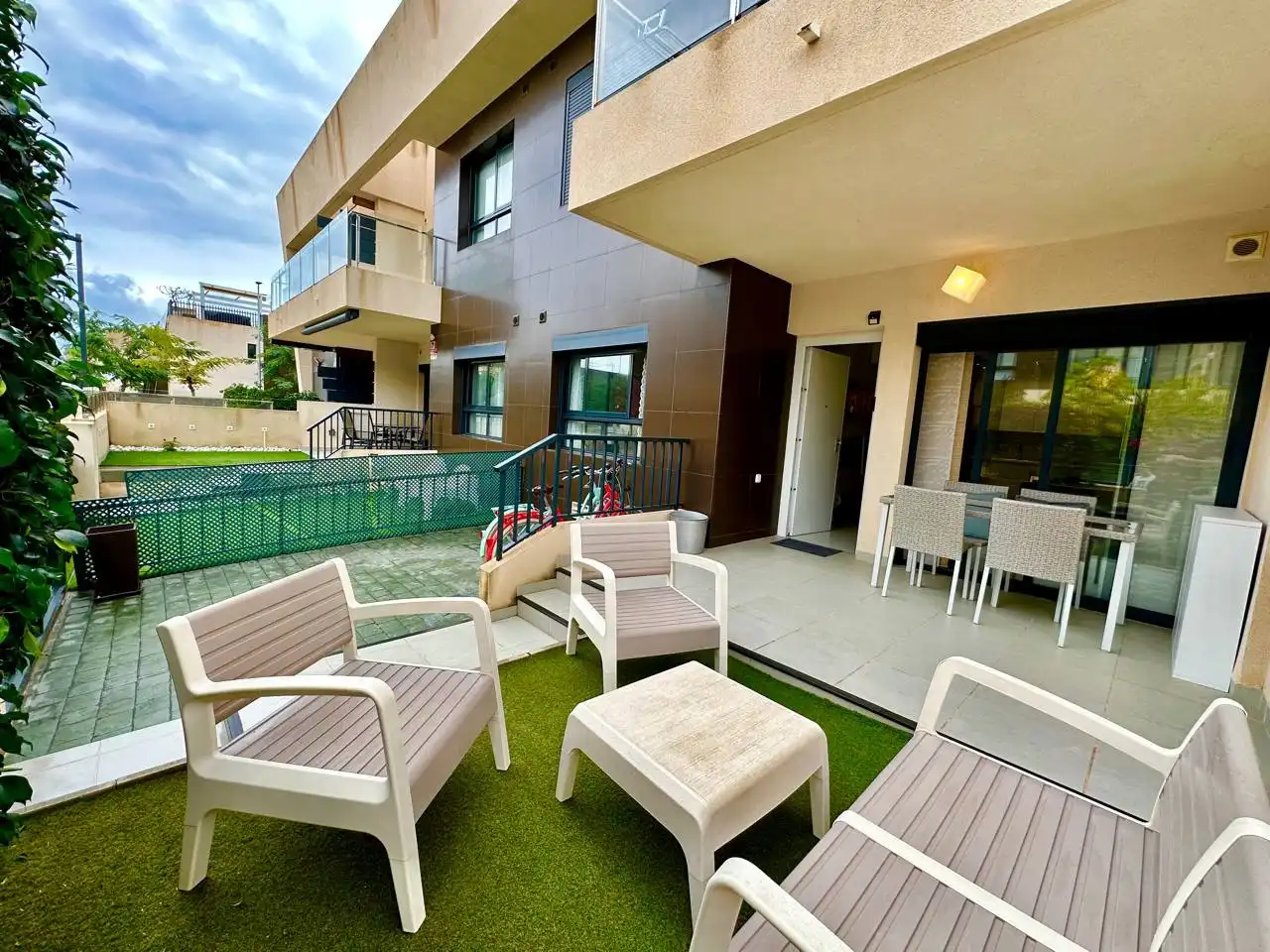 Terrasse von Erdgeschoss zur Miete in Pilar de la Horadada mit Klimaanlage, Heizung und Privatgarten