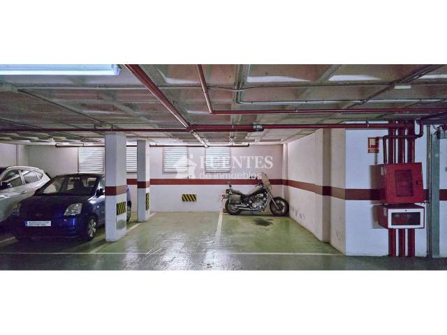 Garaje en Venta en Poeta Campos Vassallo en Mercado