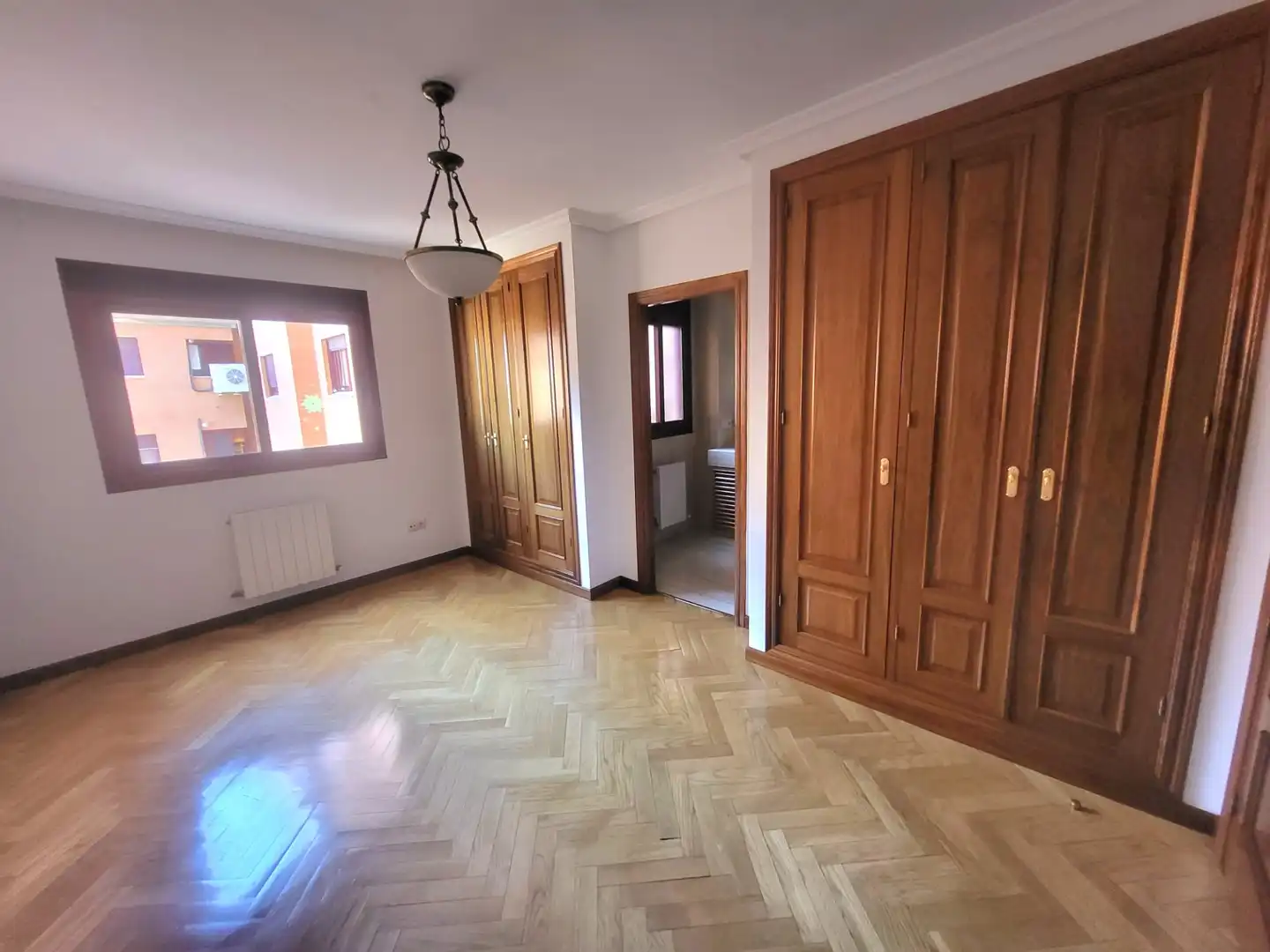 Schlafzimmer von Wohnung zur Miete in Cáceres mit Klimaanlage, Heizung und Parkett