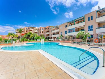 Penthouse with balcony for sale in Almendros