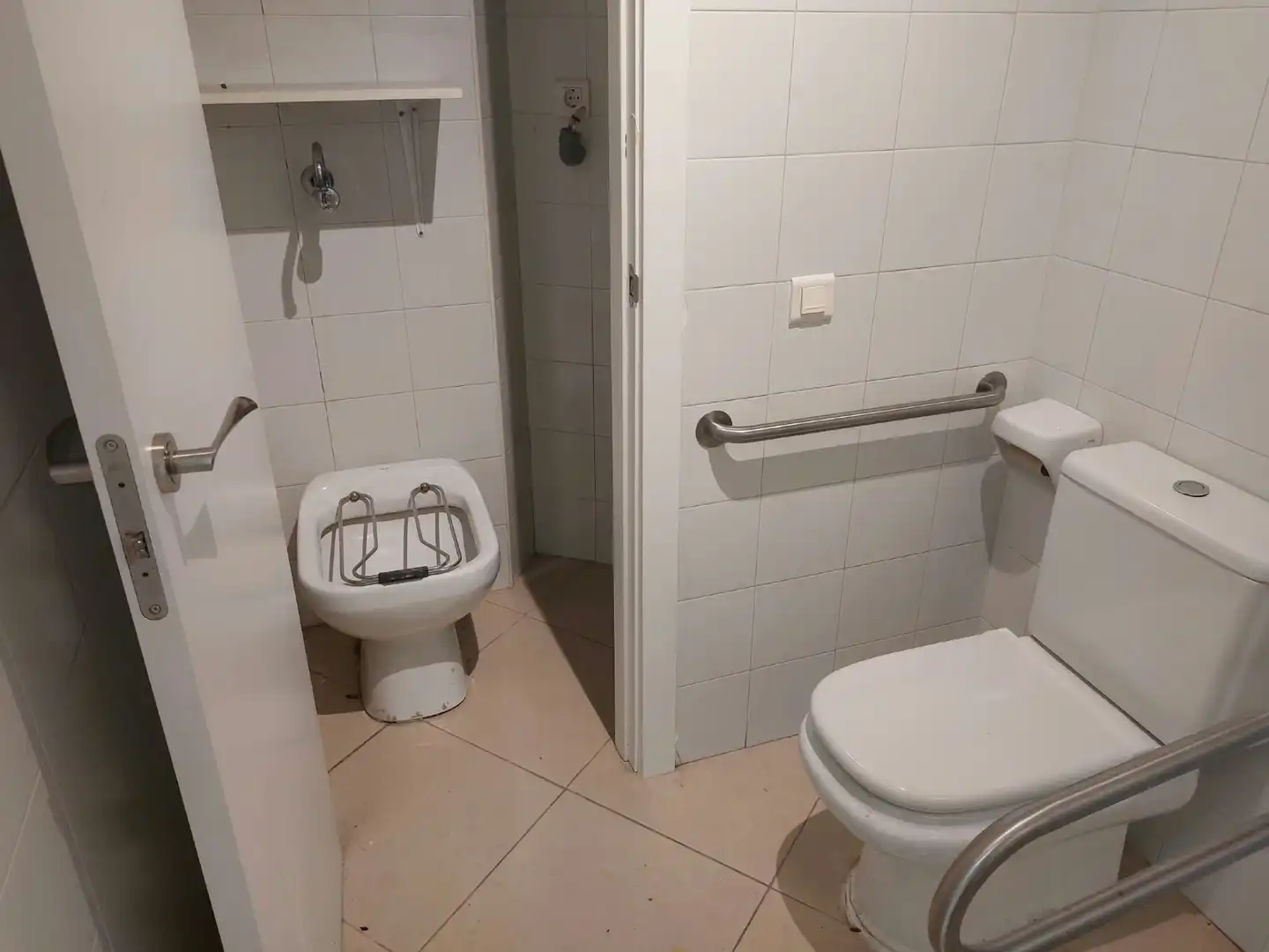 Business premises for sale in Carrer d'Albocàsser, imagen 5