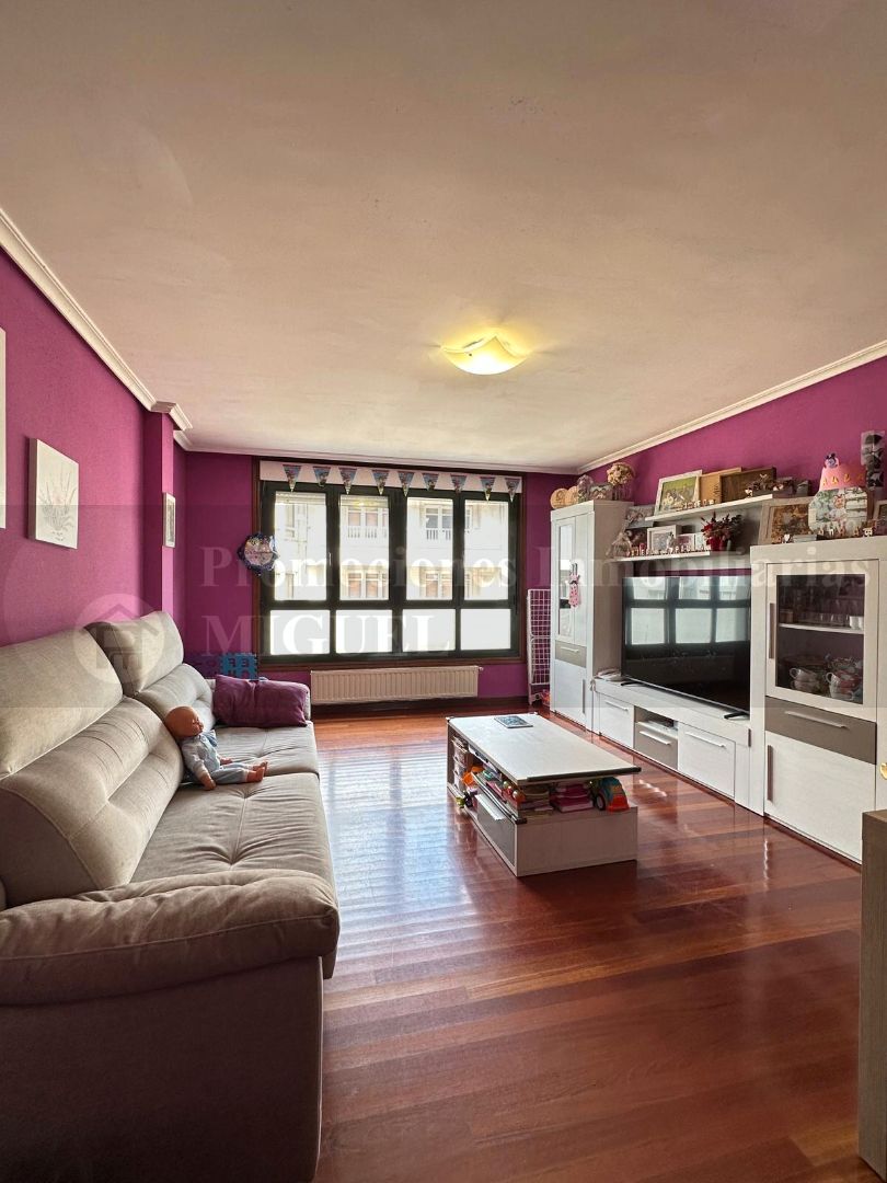 Living room of Flat for sale in Verín  with Heating, Furnished and Balcony