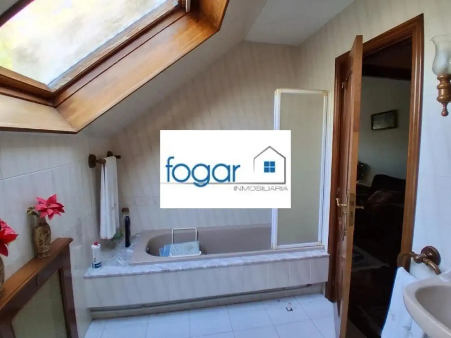 Bathroom of Houses for sale in Abegondo  with Private garden, Storage room and Swimming Pool