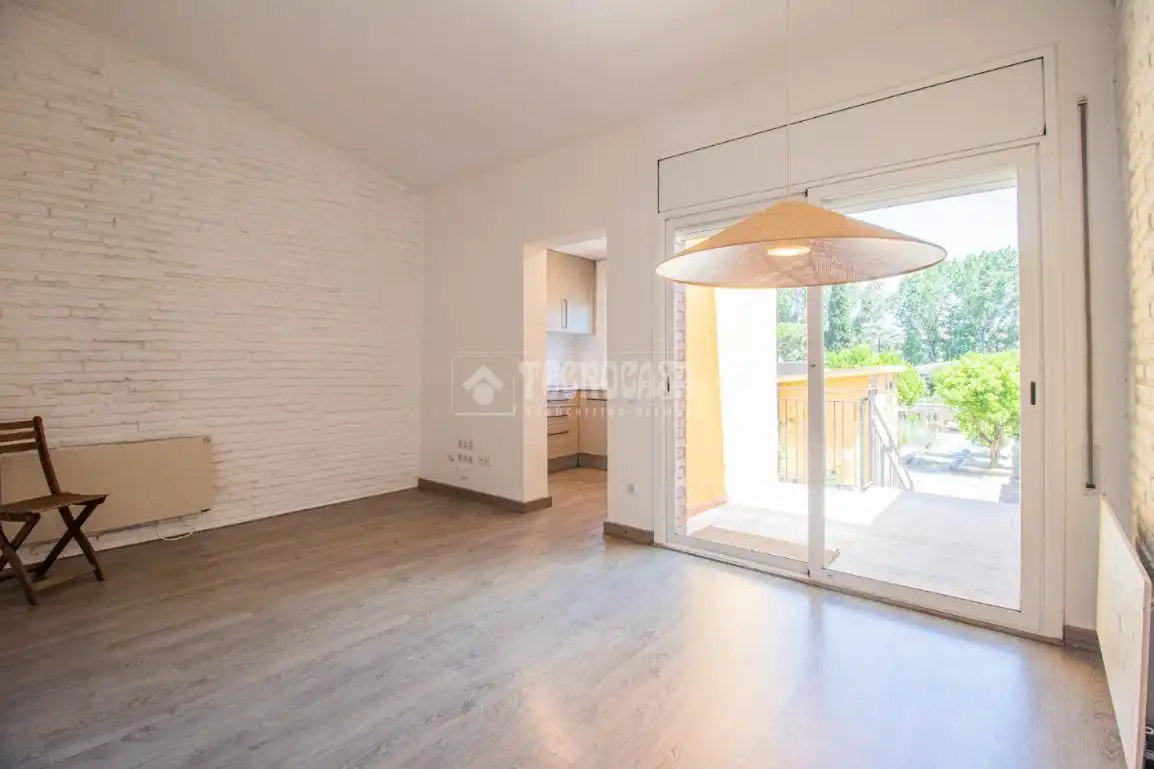 Habitación de Casa adosada en venta en Sant Cugat del Vallès con Calefacción y Terraza