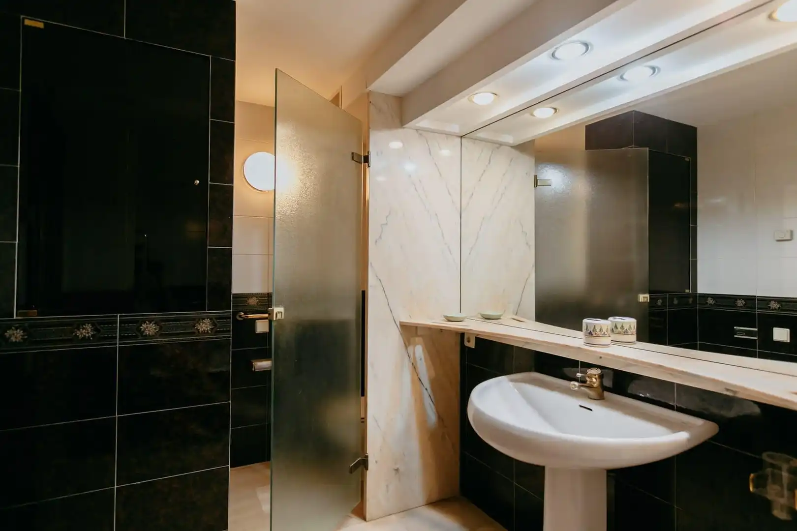Baño de Casa adosada en venta en Huesca con Aire acondicionado, Jardín privado y Terraza