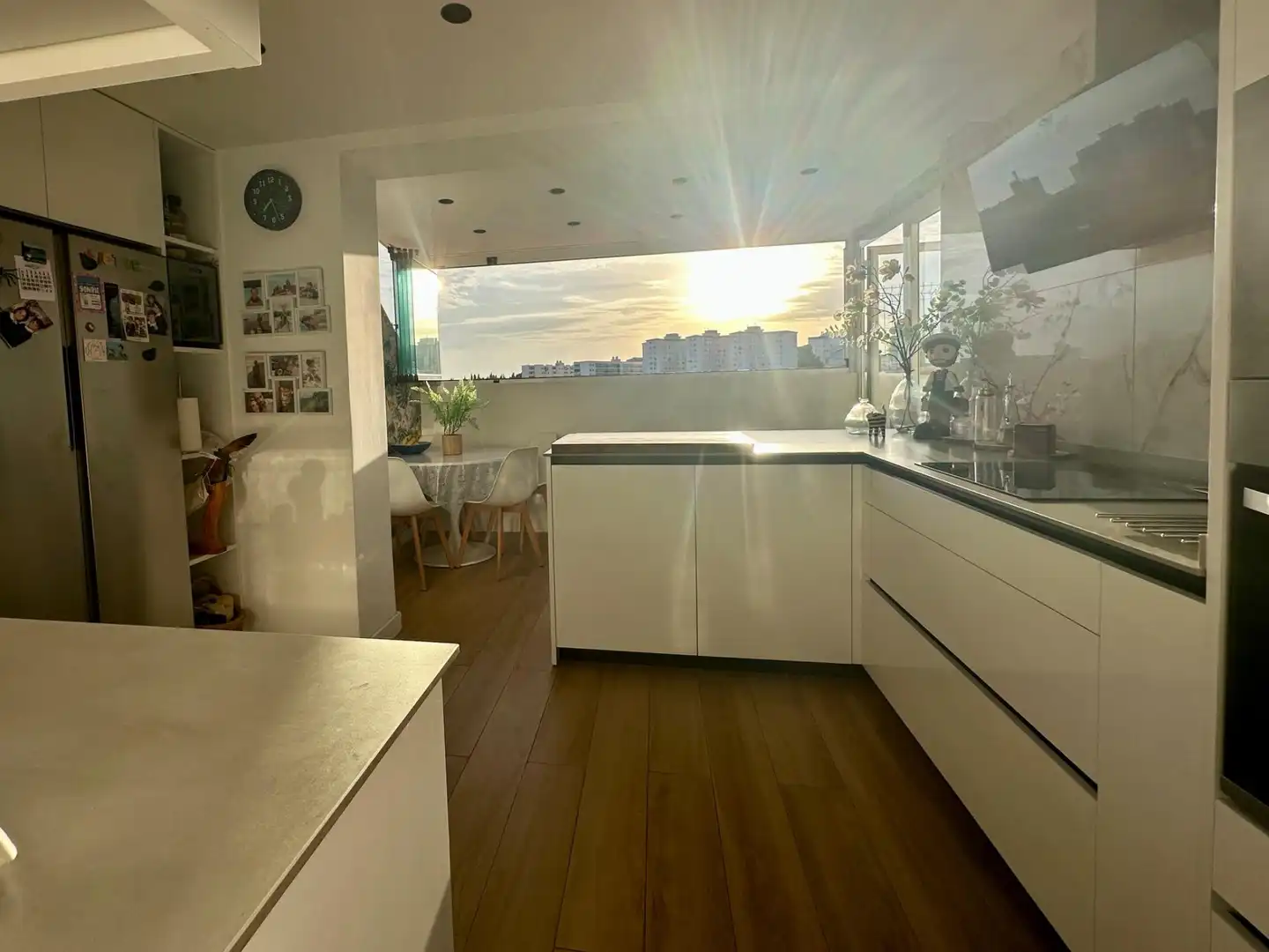 Cuina de Àtic en venda en Marbella amb Aire condicionat, Jardí privat i Terrassa