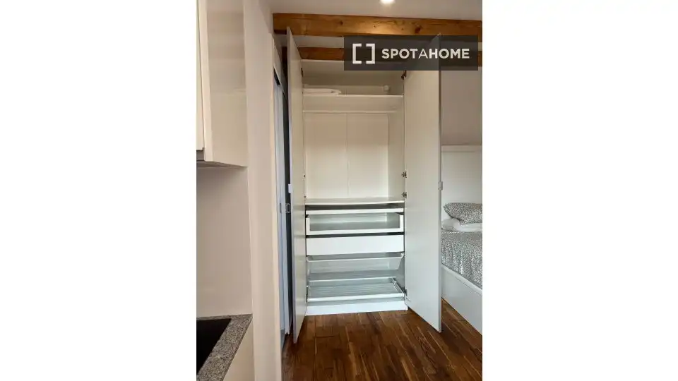 Bedroom of Flat for rent in Barcelona  with Air Conditioner, Heating and Furnished