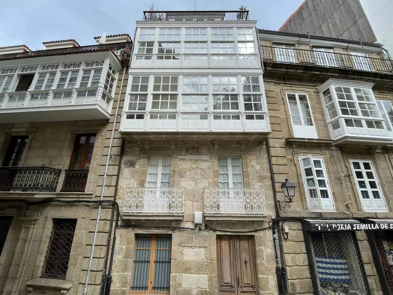Vista exterior de Pis en venda en A Coruña Capital  amb Calefacció i Terrassa