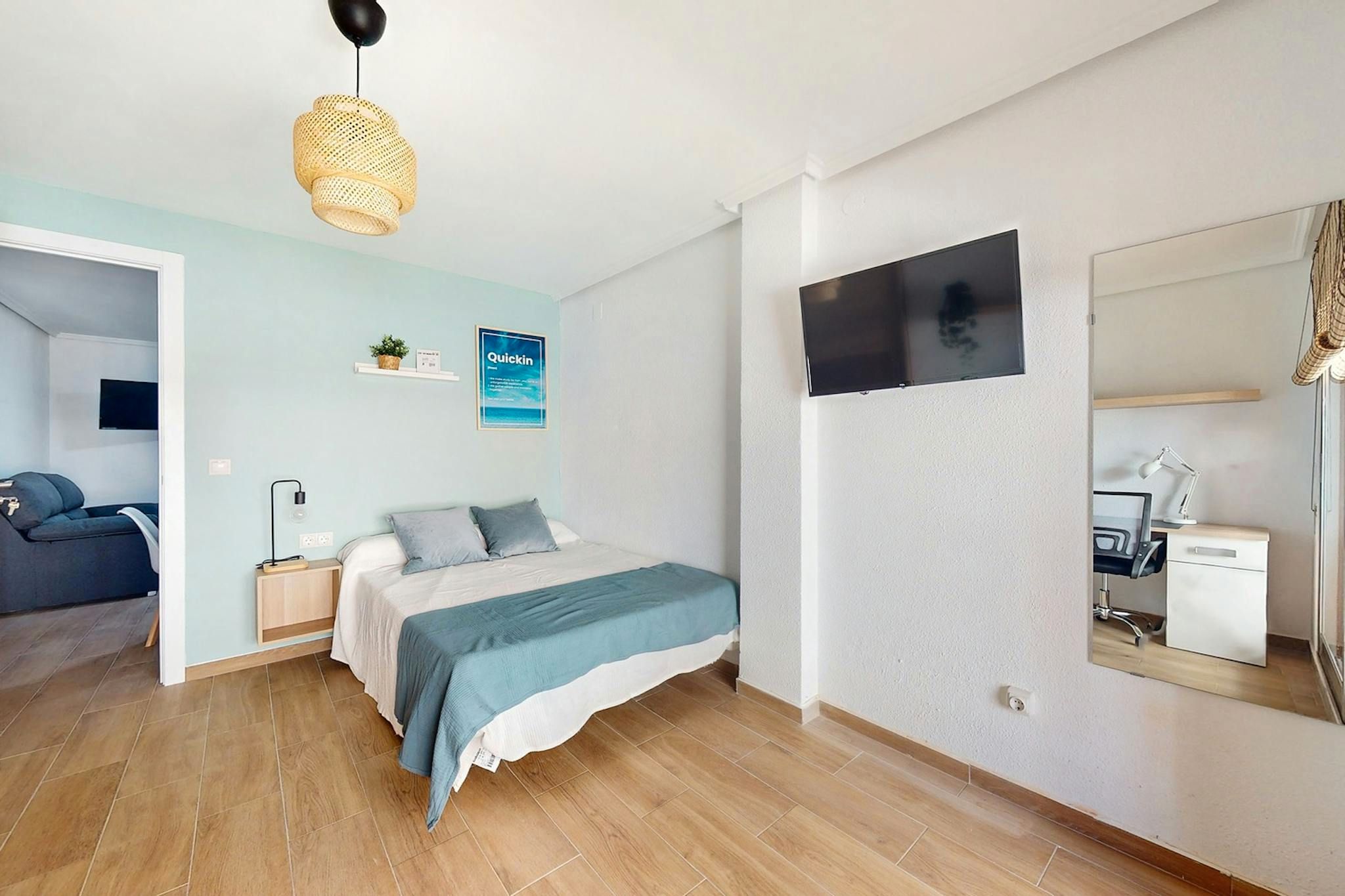 Bedroom of Flat to share in  Valencia Capital  with Furnished, Washing machine and TV