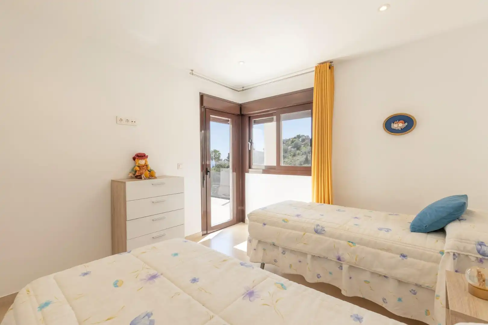Dormitori de Casa o xalet en venda en Salobreña amb Aire condicionat, Jardí privat i Piscina