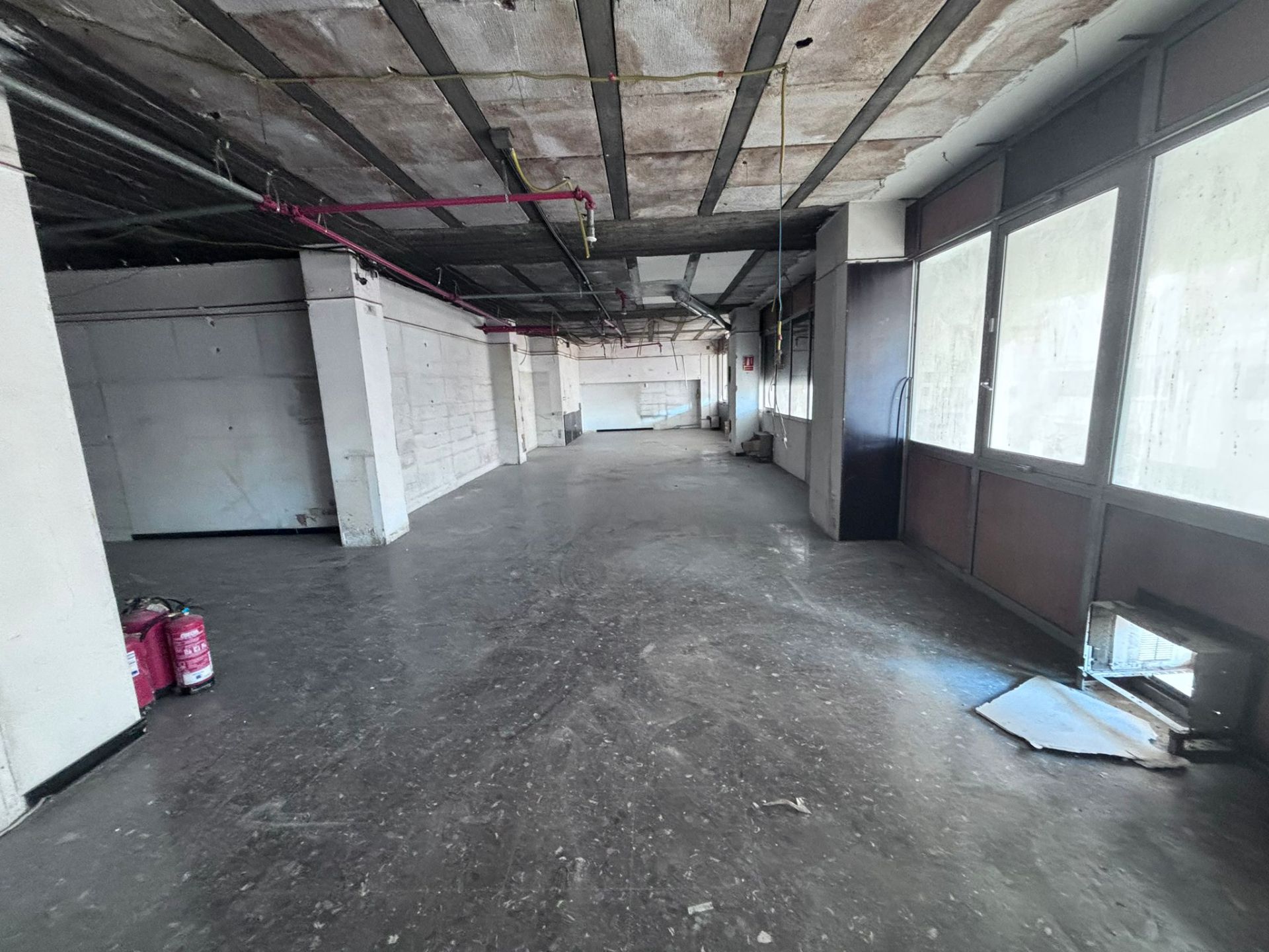 Premises to rent in L'Hospitalet de Llobregat  with Alarm