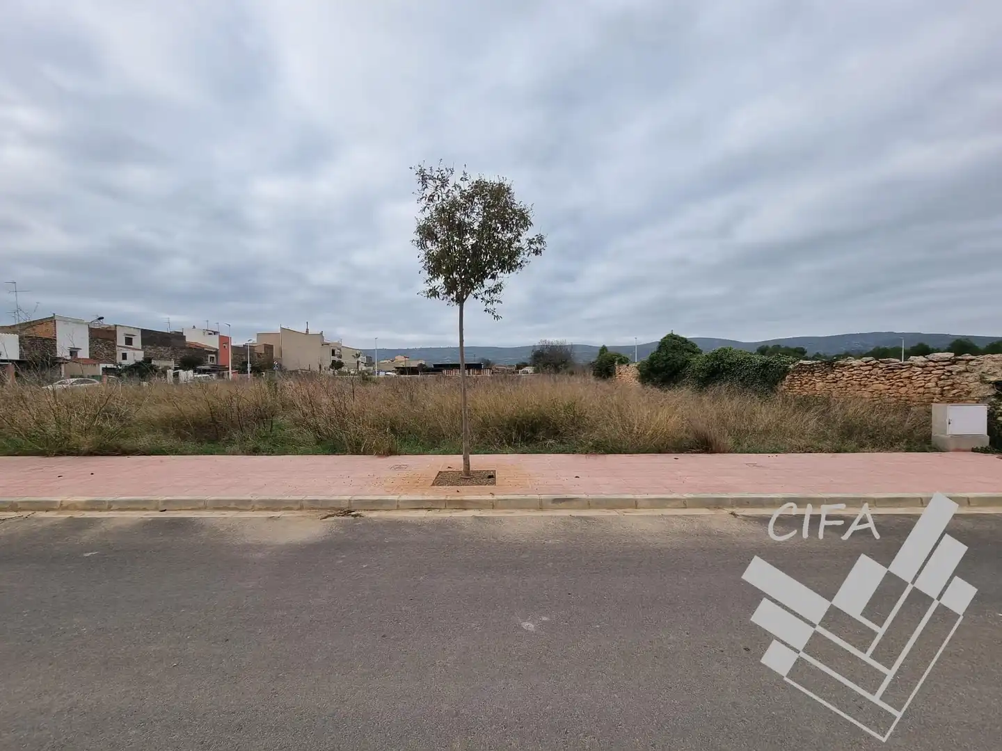 Lands and plots for sale in Alio