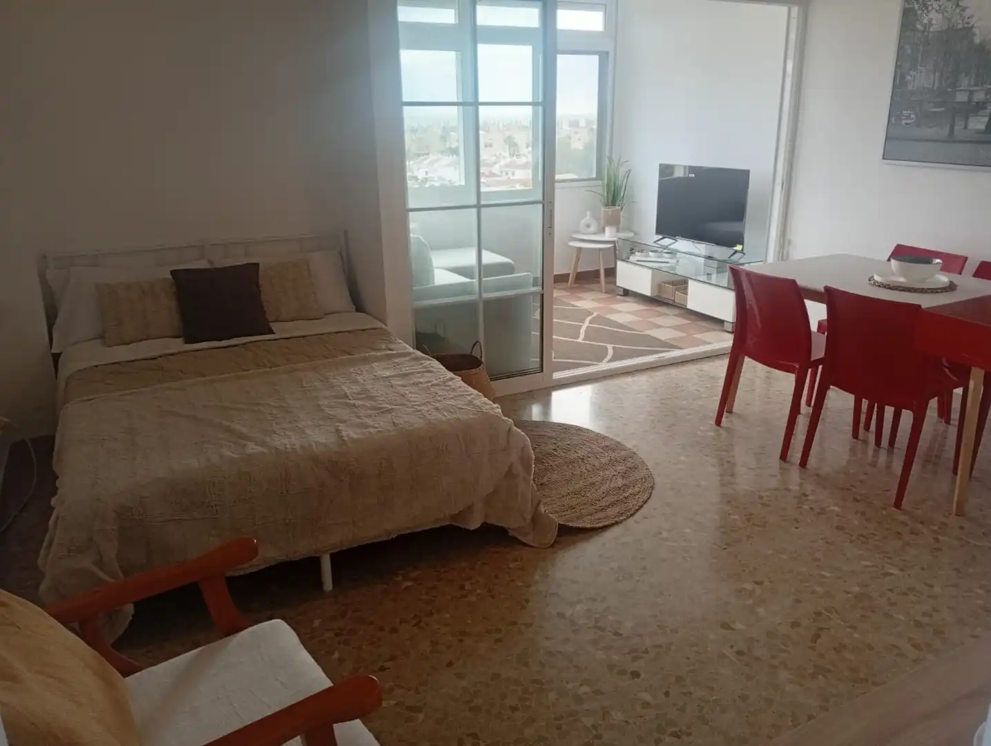 Sala de estar de Estudio de alquiler en Málaga con Terraza, Amueblado y Piscina comunitaria