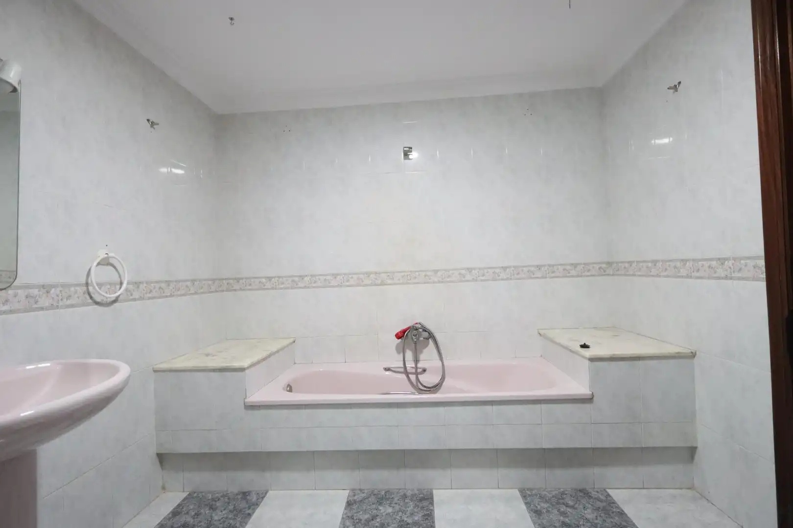 Bathroom of Flat for rent in Benaguasil  with Balcony