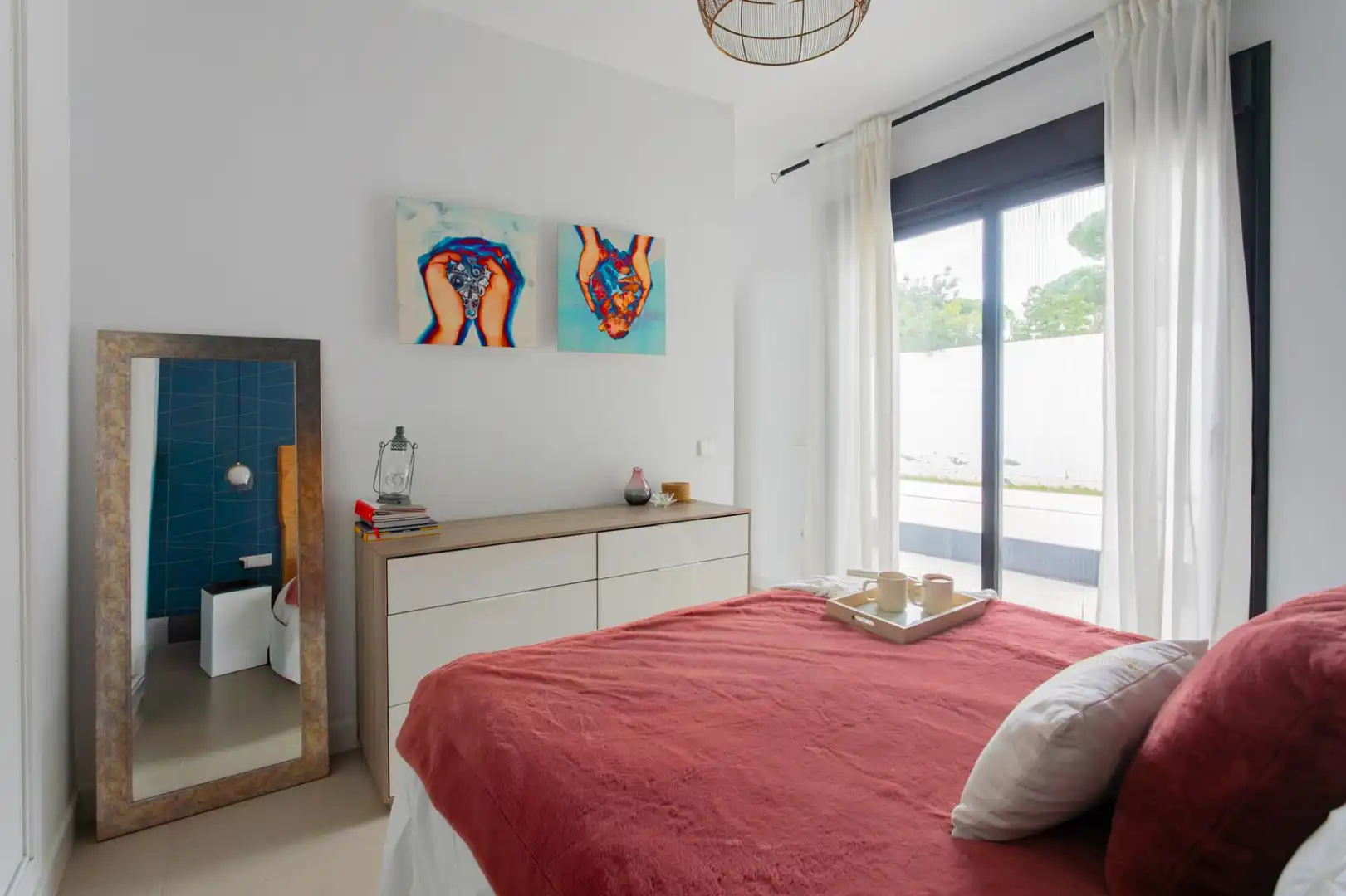 Dormitori de Casa o xalet en venda en Chiclana de la Frontera amb Jardí privat, Terrassa i Piscina