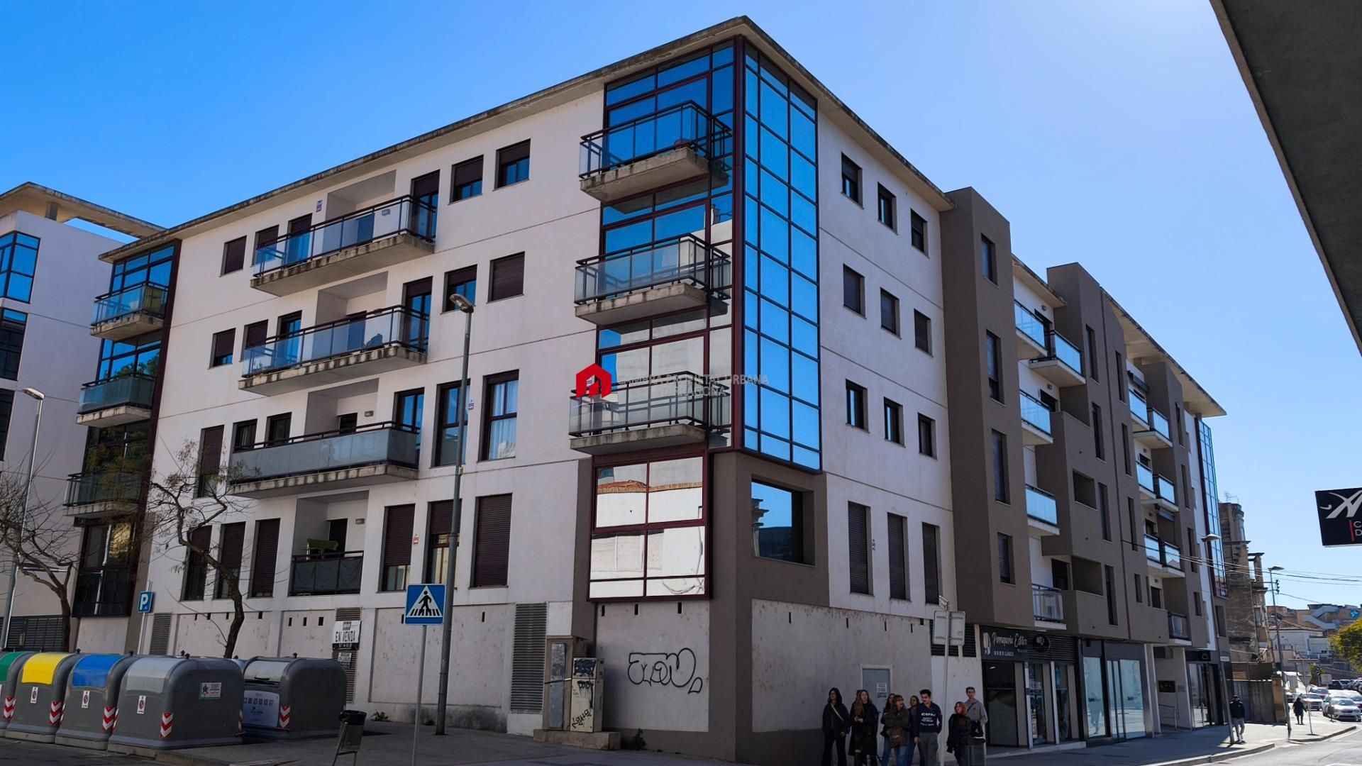 Außenansicht von Wohnung zum Verkauf in Tortosa mit Klimaanlage, Parkett und Schwimmbad