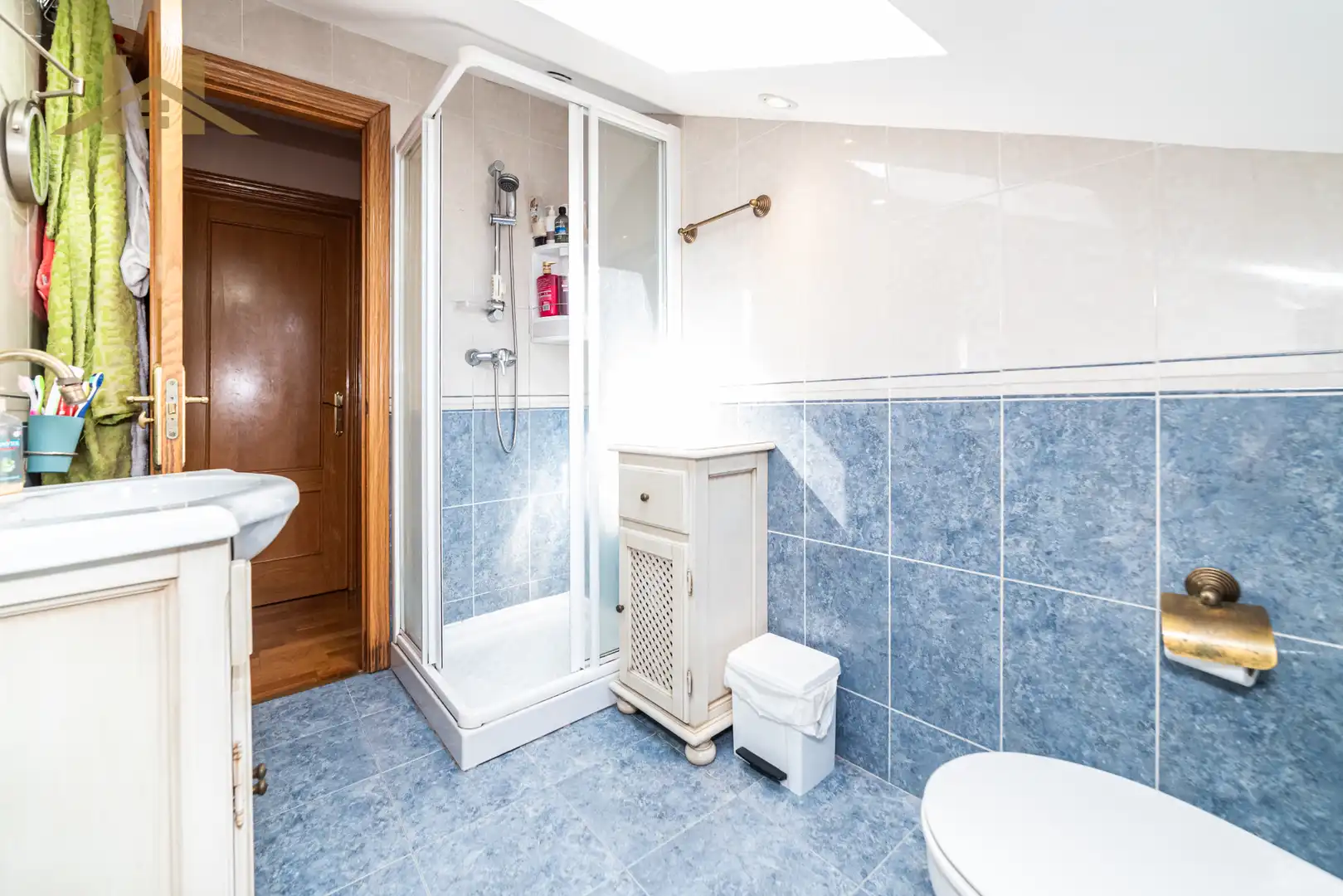 Bathroom of Attic for sale in El Escorial  with Air Conditioner, Heating and Terrace