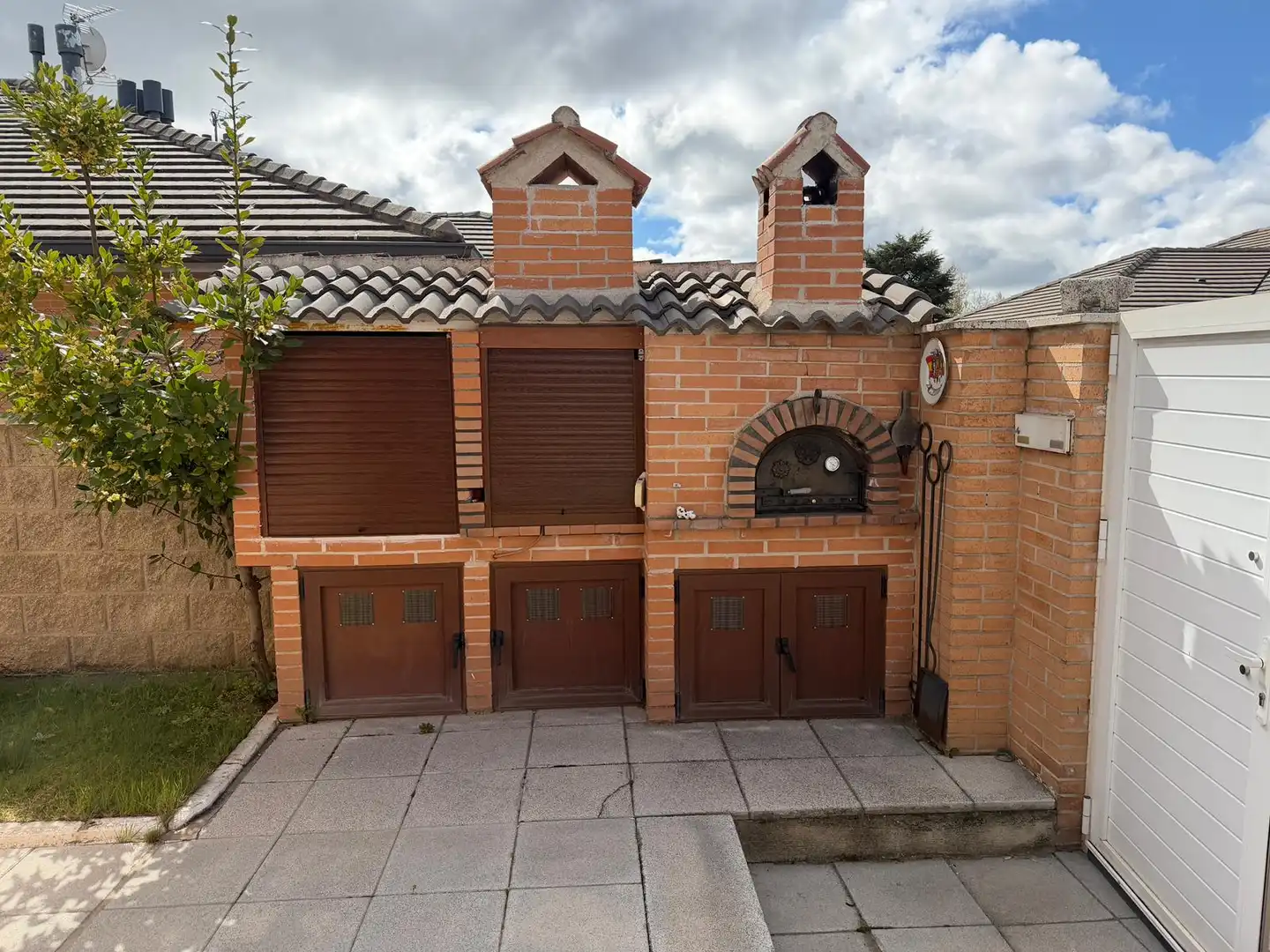 Vista exterior de Casa adosada en venta en Ávila con Calefacción, Jardín privado y Terraza