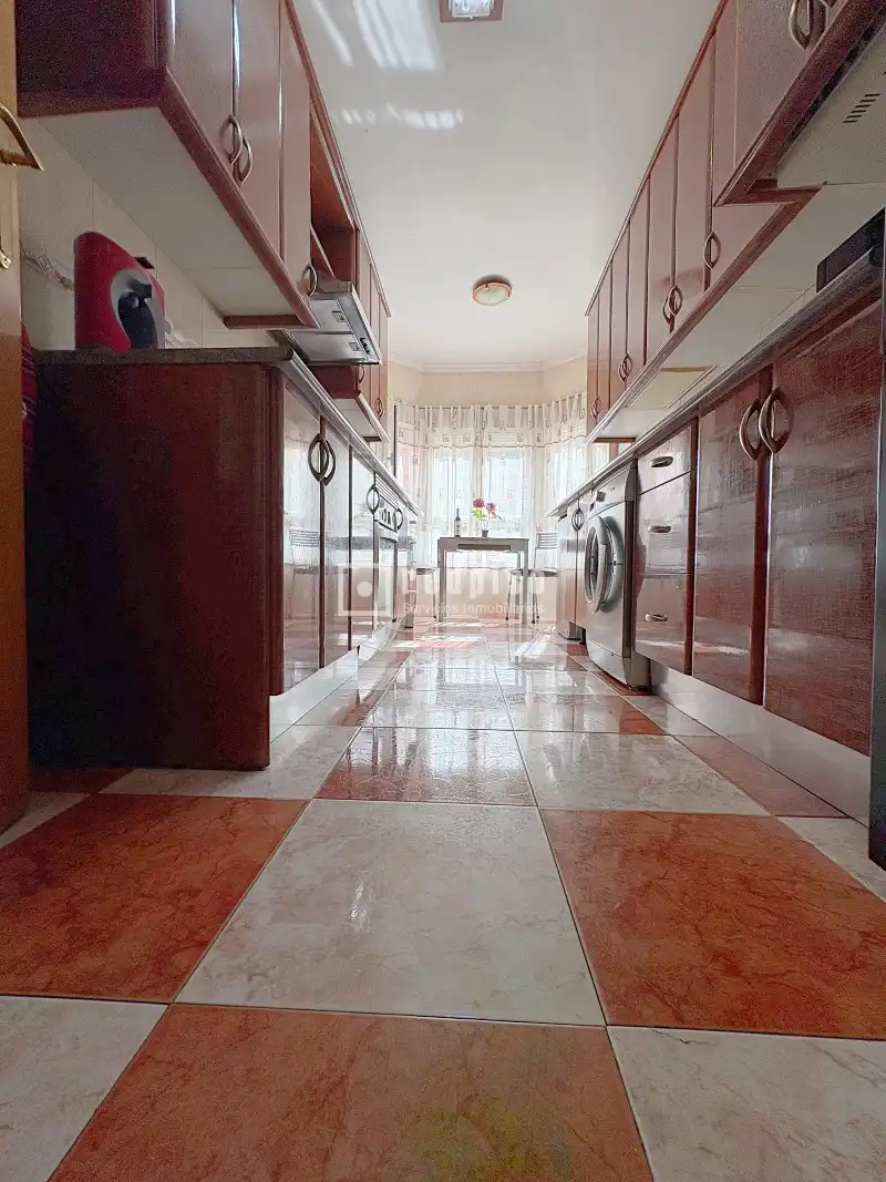 Cocina de Piso en venta en Madrid con Terraza y Trastero