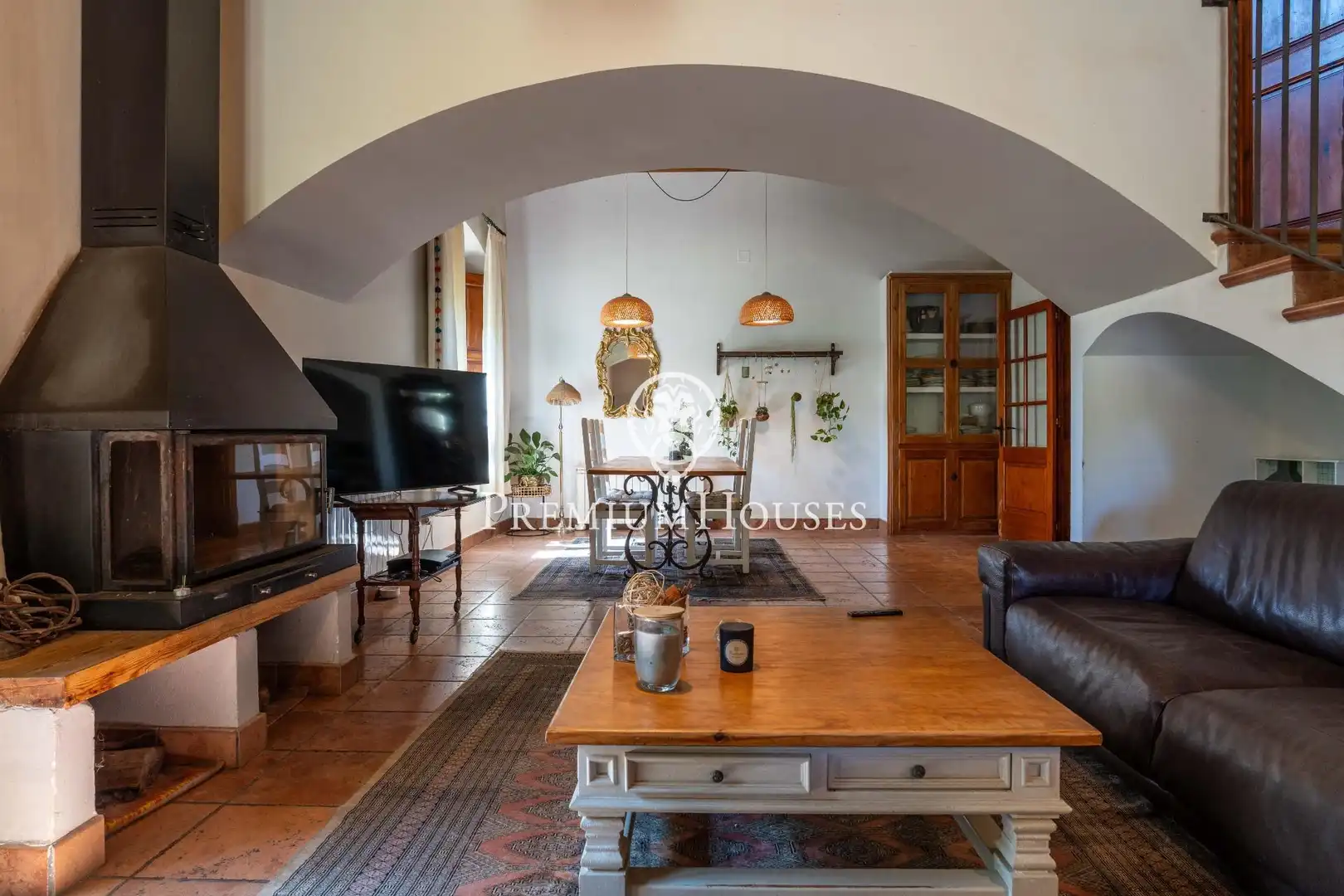 Sala d'estar de Finca rústica en venda en Sant Pere de Ribes amb Calefacció i Jardí privat