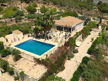 Detached house with pool for sale in Pedanías Oeste