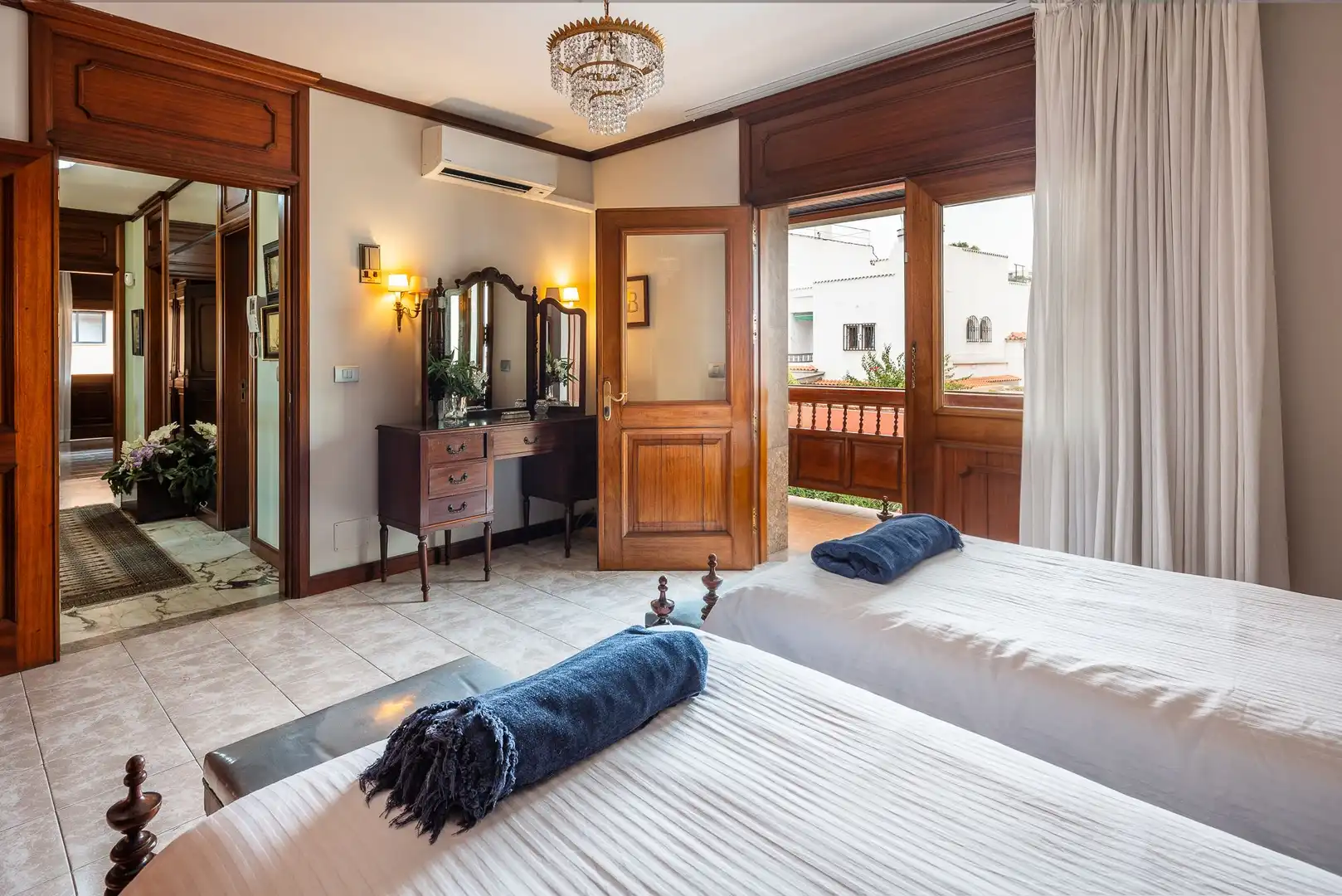 Dormitori de Casa o xalet en venda en Las Palmas de Gran Canaria amb Aire condicionat, Jardí privat i Terrassa