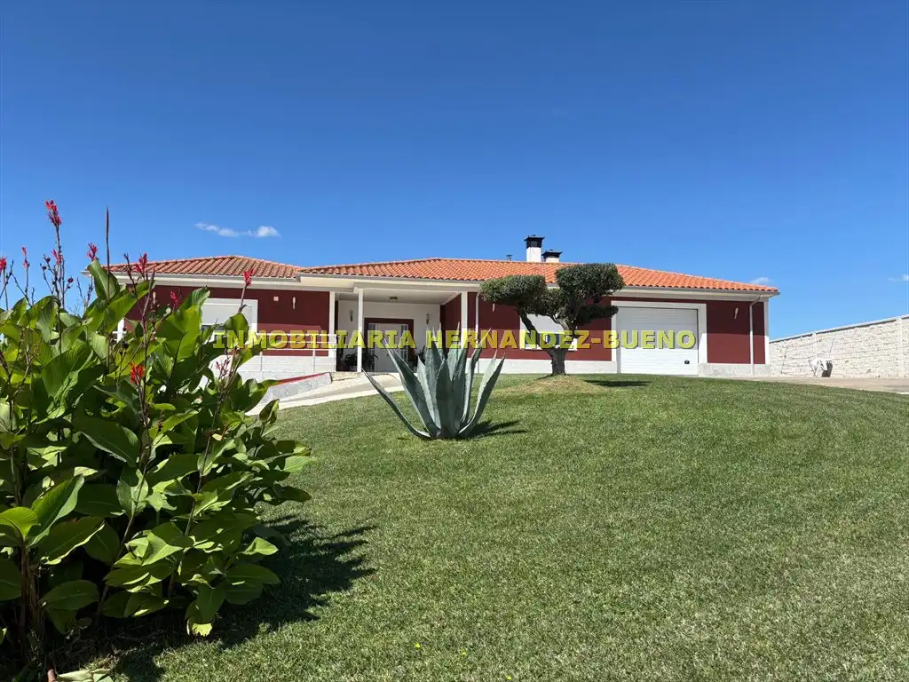 Xalet amb piscina en venda a Villamayor, imagen 3