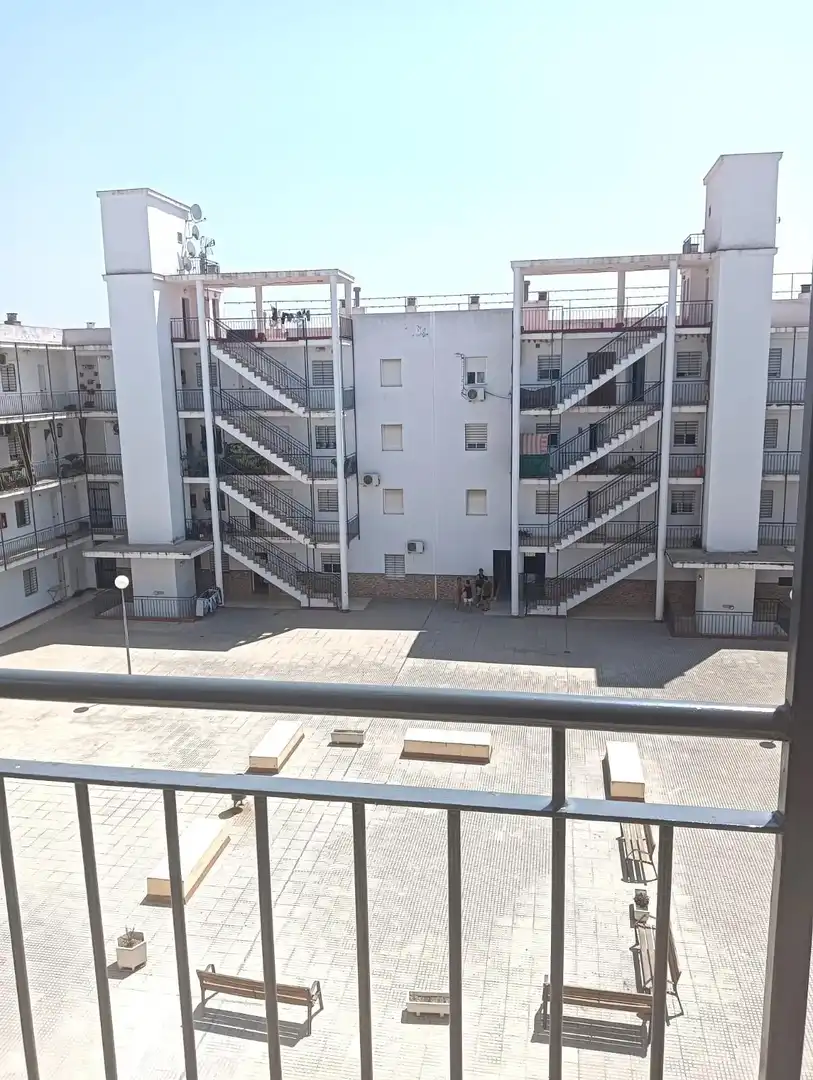 Vista exterior de Pis en venda en San Juan del Puerto amb Traster