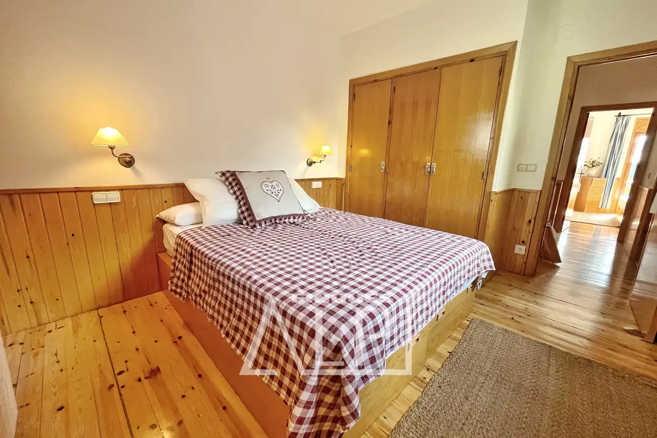 Bedroom of Detached homes for sale in Prats i Sansor  with Heating, Private garden and Parquet flooring